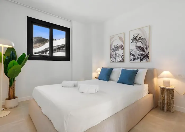 Higueron Sea View Penthouse 2br Fuengirola